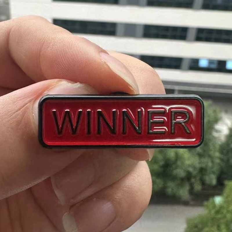 Women Bags Winners - Épingle en émail avec citations inspirantes