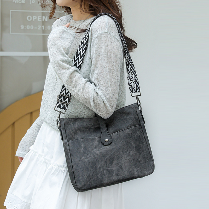 Sac à bandoulière tendance en  - Women Bags For Office Use avis et prix