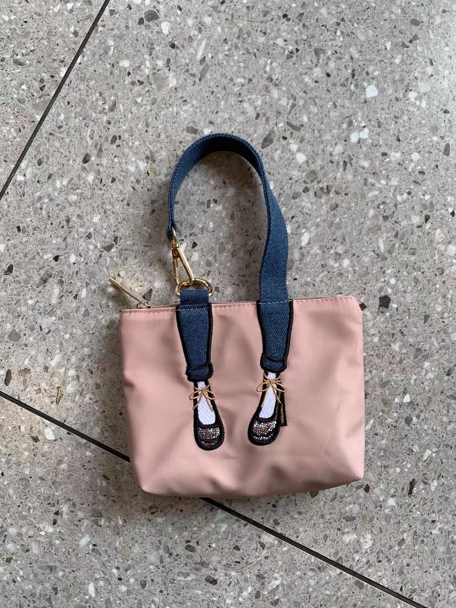 Sac à main brodé tendance en n - Women Bags Max avis et prix