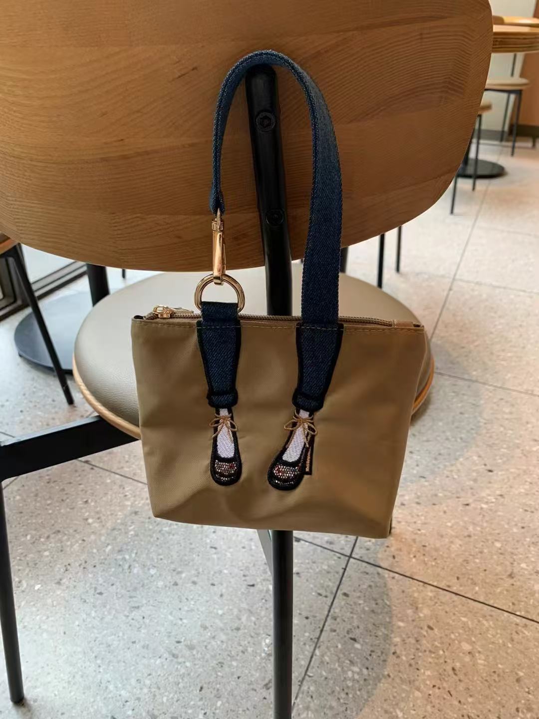 Sac à main brodé tendance en n - Women Bags Max avis et prix